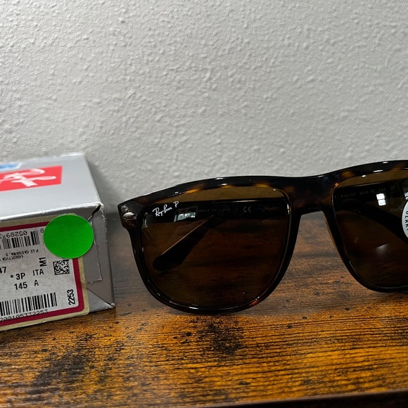 Ray-Ban Boyfriend polarized sunglasses (RB4147). Brown frame/brown lenses - Picture 5 of 10